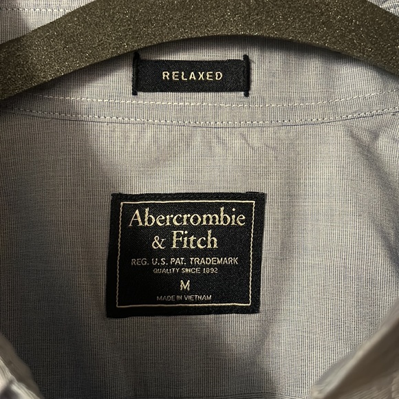Men’s Abercrombie Light blue button down-excellent line new, dry cleaned, Medium - Picture 3 of 4